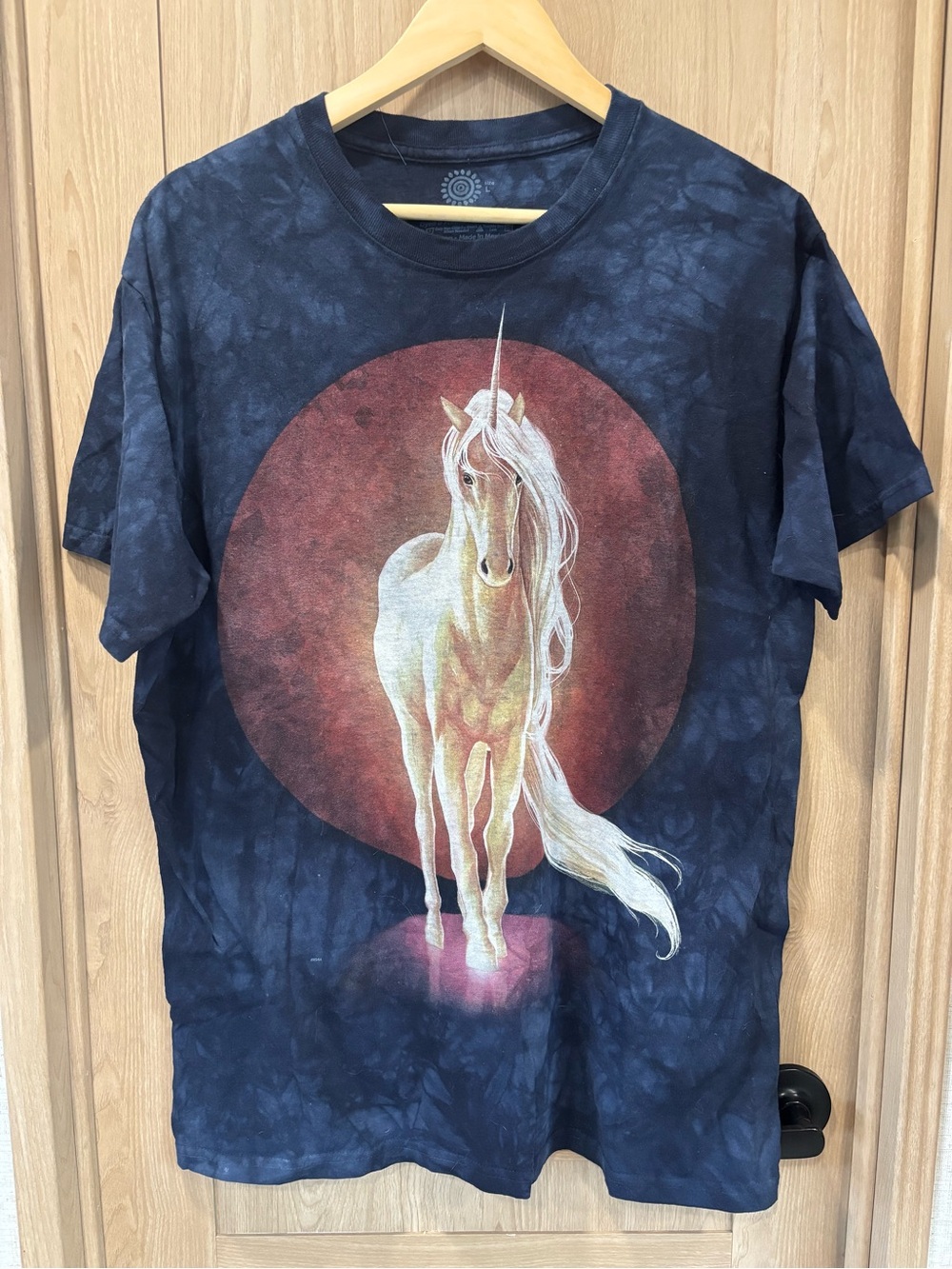 The Mountain Unicorn T Shirt Size L